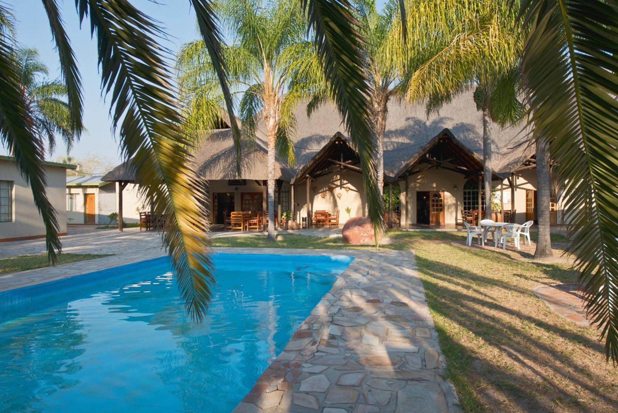 Oshakati Country Hotel Exterior foto