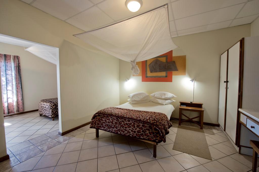 Oshakati Country Hotel Habitación foto