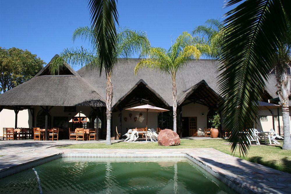 Oshakati Country Hotel Exterior foto