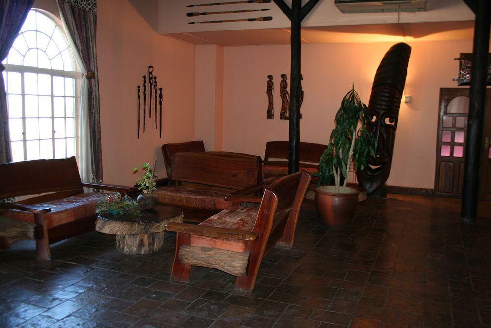 Oshakati Country Hotel Exterior foto
